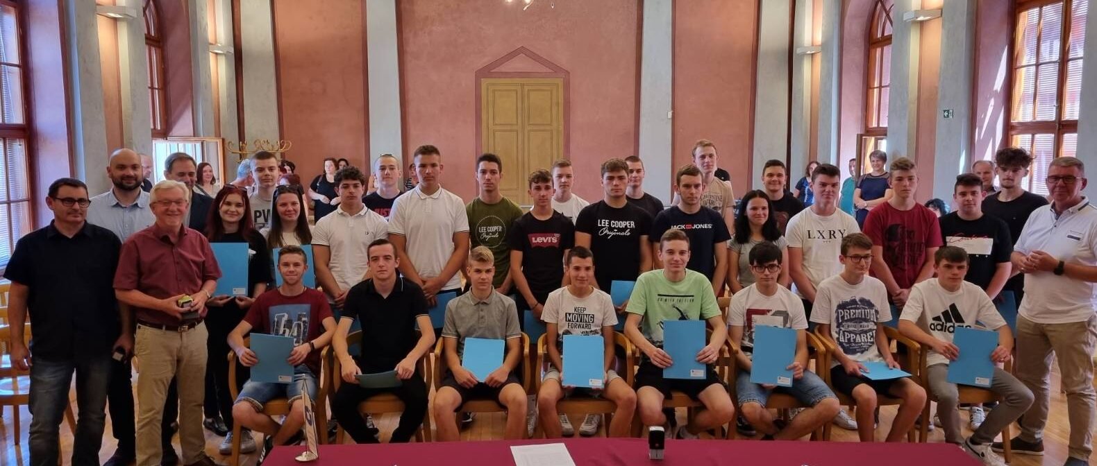 Pročitajte više o članku Međimurska županija zajedno s gradovima i općinama stipendira stotinjak učenika za obrtnička zanimanja